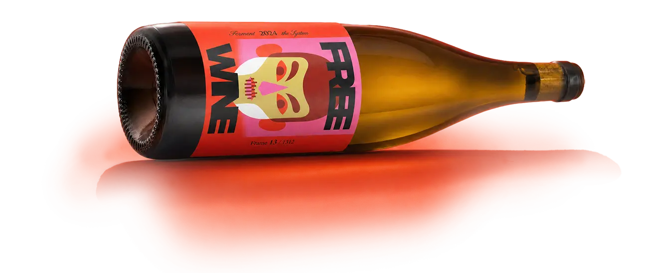 FREE WINE Weinflasche mit Protest-Label